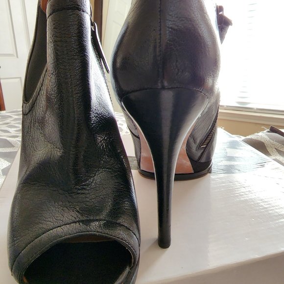 Nine West NWSassy Peep-Toe Ankle Boot - Picture 5 of 5